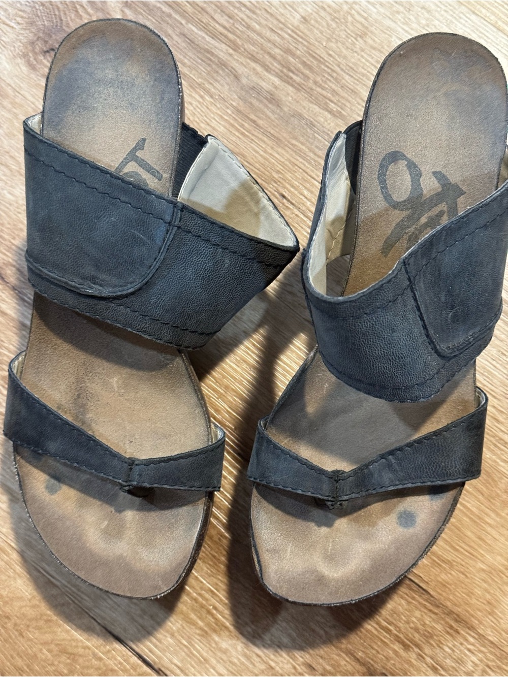 Women's Black Slide Sandals with Adjustable Straps